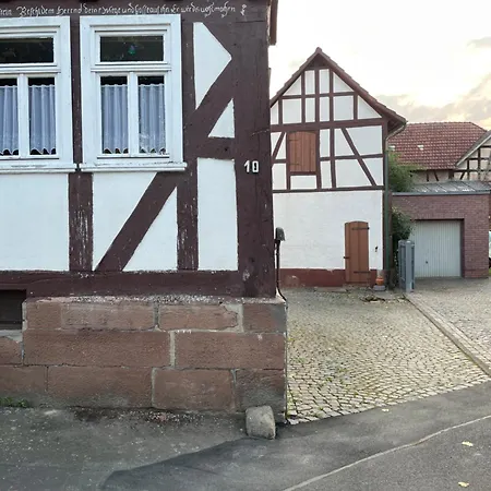 Lindenhof - Zentral Zwischen Marburg Und Giessen Lantgård